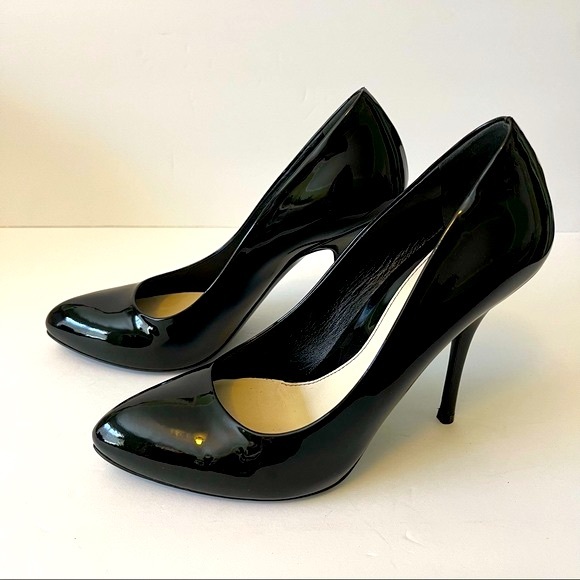 Gucci Glossy Patent Stiletto High Heels, Black, size 8 - Picture 2 of 9